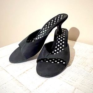 Kitten heel black single strap sandal